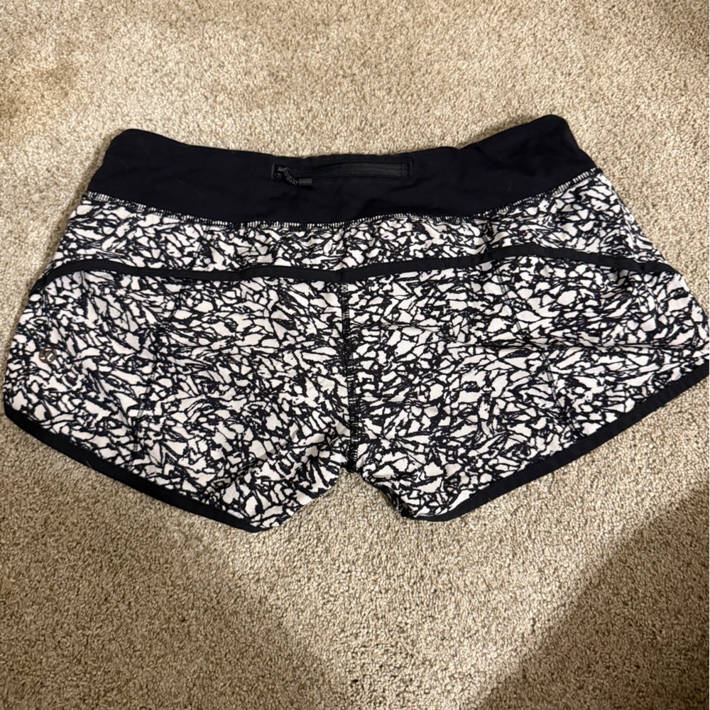 Lululemon’s Women’s Speed Up Low Rise Lined 2.5”